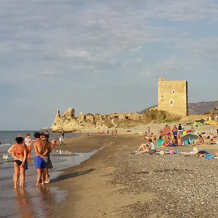 Casa Eleonora كامبوفيليتْشّي دي روتْشّي